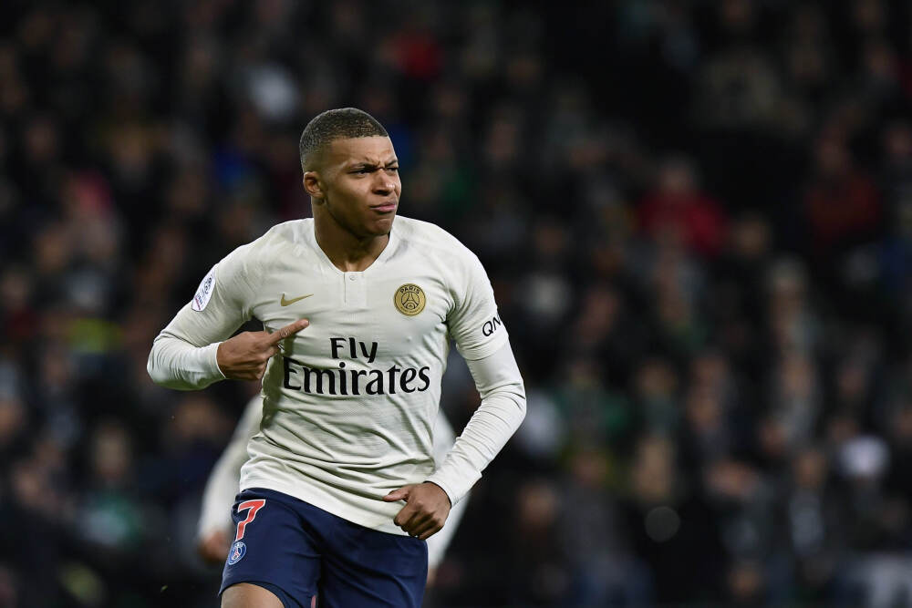 “凯特·温丝莱特”为艺术献身的6部电影，尺度真是一部比一部大